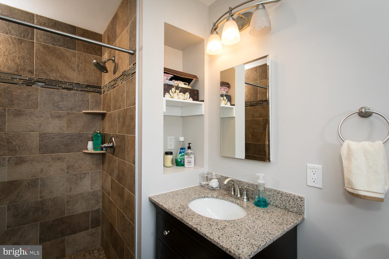 3309 Kenjac Road Baltimore, MD 21244 - Photo 21 of 42 Wall Niche Storage