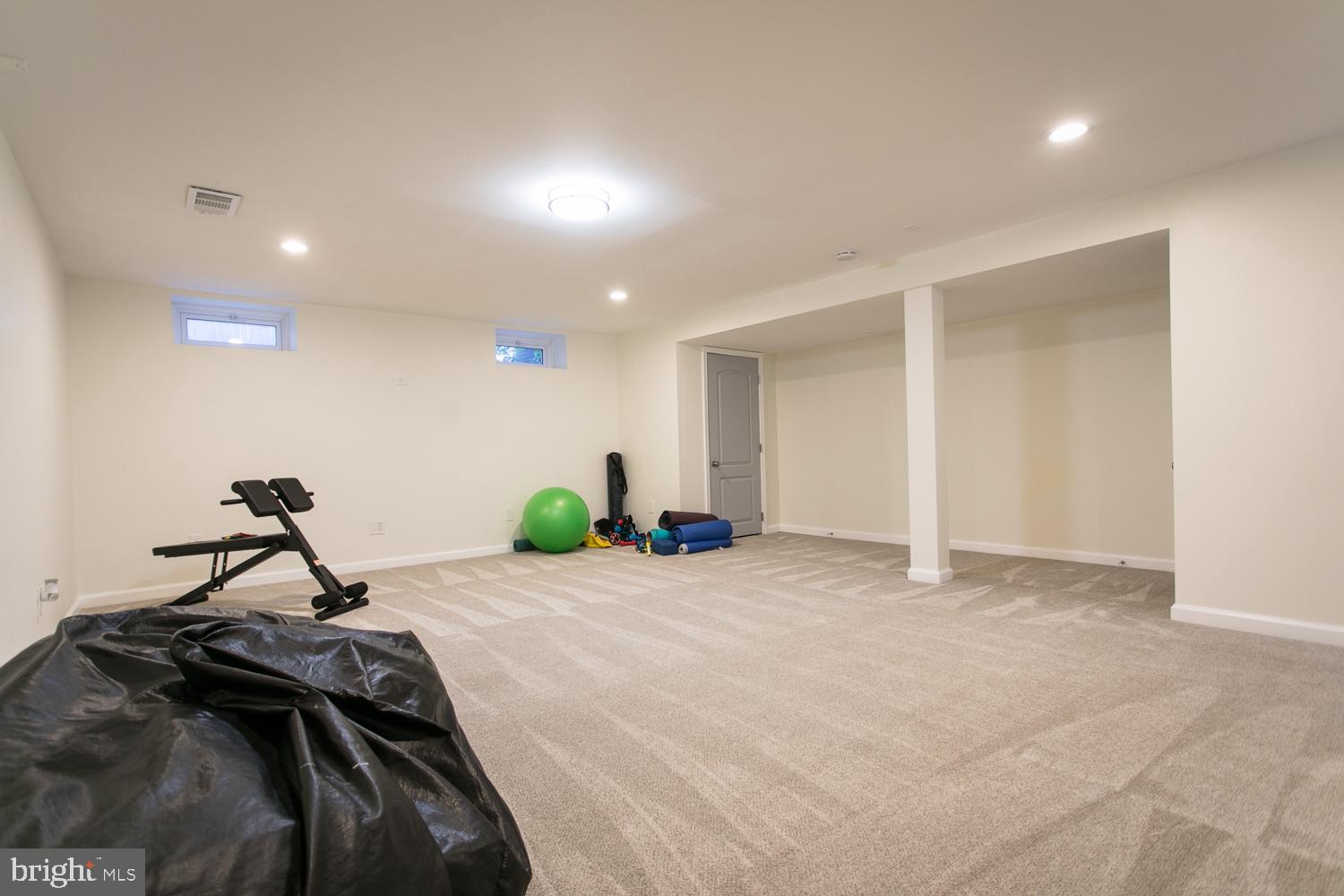 3309 Kenjac Road Baltimore, MD 21244 - Photo 32 of 42 Recessed Lighting