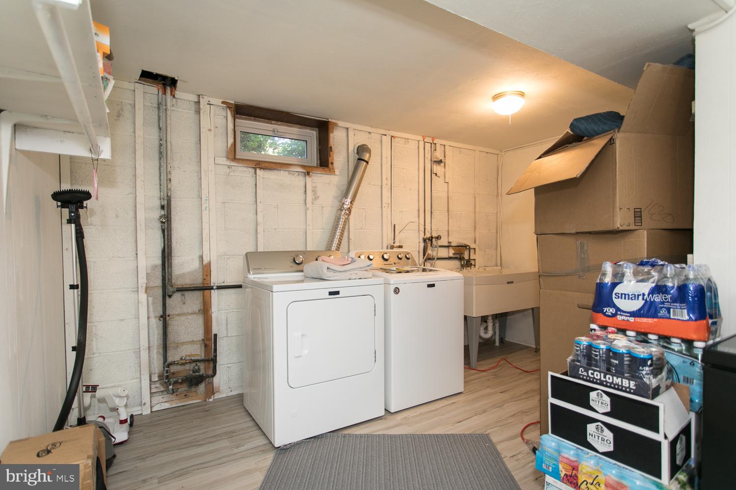 3309 Kenjac Road Baltimore, MD 21244 - Photo 40 of 42 Laundry Space with Utlity Sink