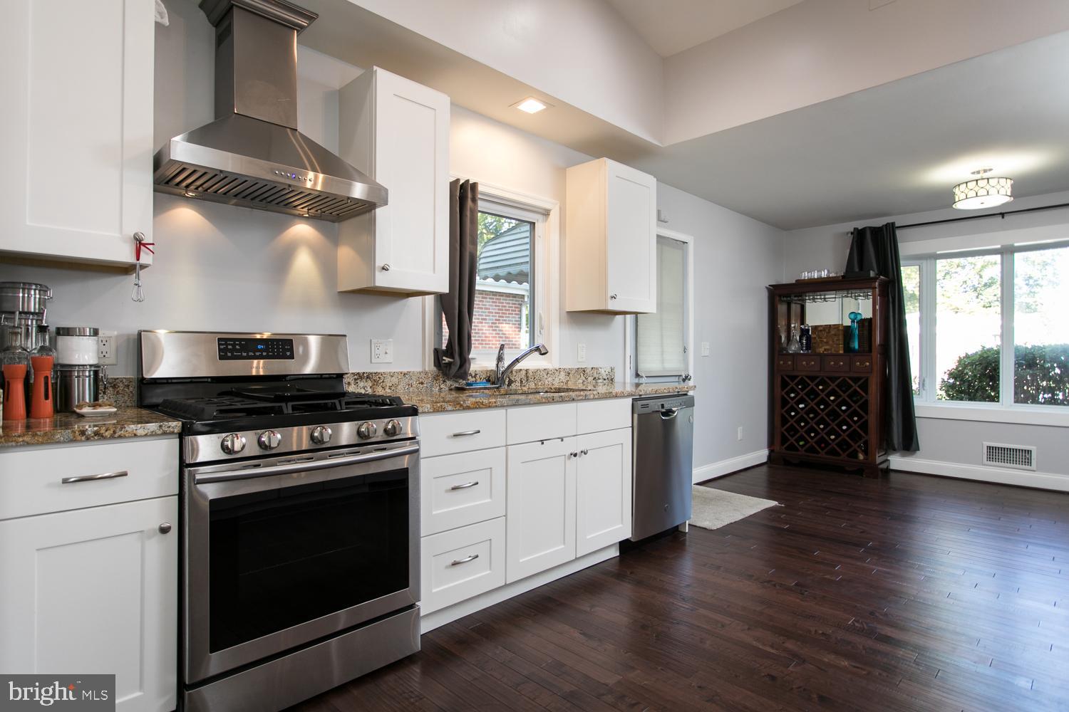 3309 Kenjac Road Baltimore, MD 21244 - Photo 10 of 42 Five Burner Gas Range with Oven Hood