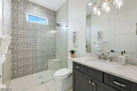 $3,150,000 | 4415 Southeast 20th Place, Cape Coral, FL 33904