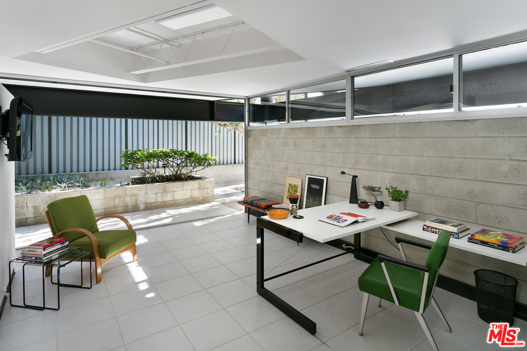 444 Sycamore Road Santa Monica, CA 90402 - Photo 14 of 32