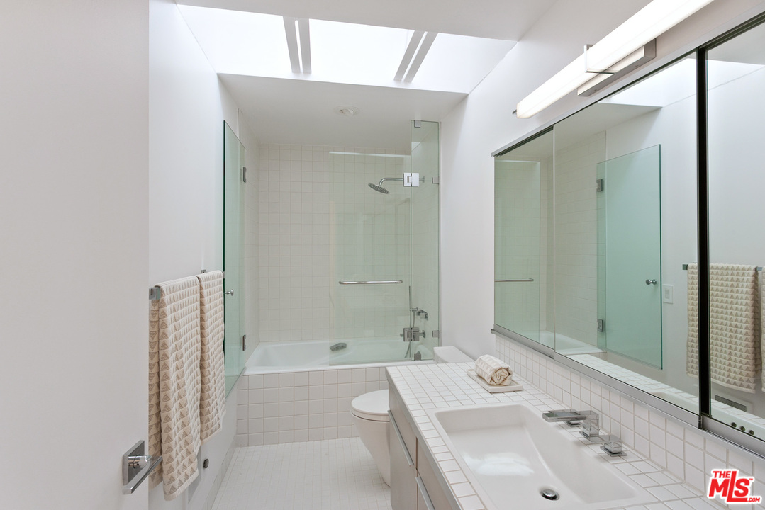 444 Sycamore Road Santa Monica, CA 90402 - Photo 28 of 32