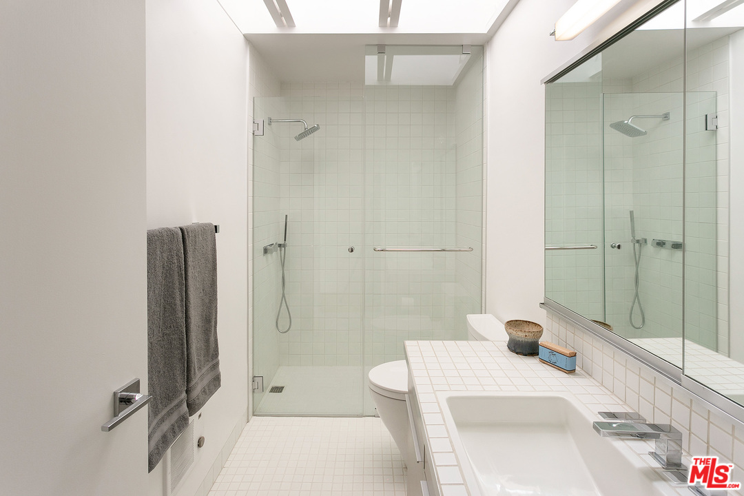 444 Sycamore Road Santa Monica, CA 90402 - Photo 30 of 32