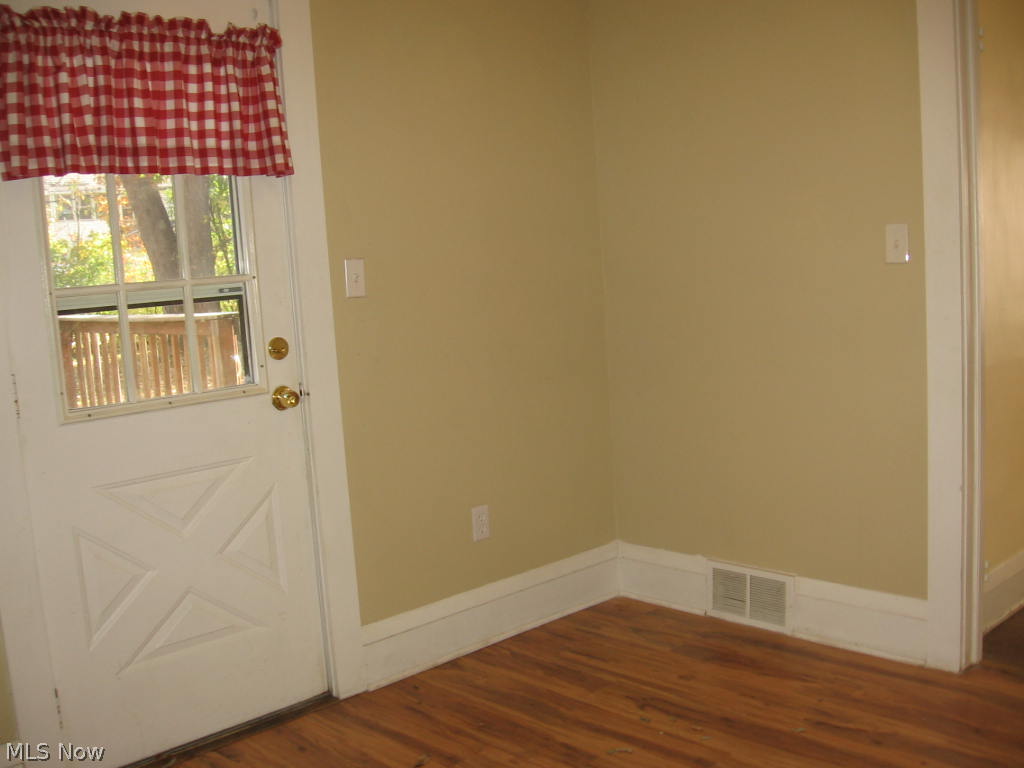 1609 Crest Road Cleveland Heights, OH 44121 - Photo 10 of 16