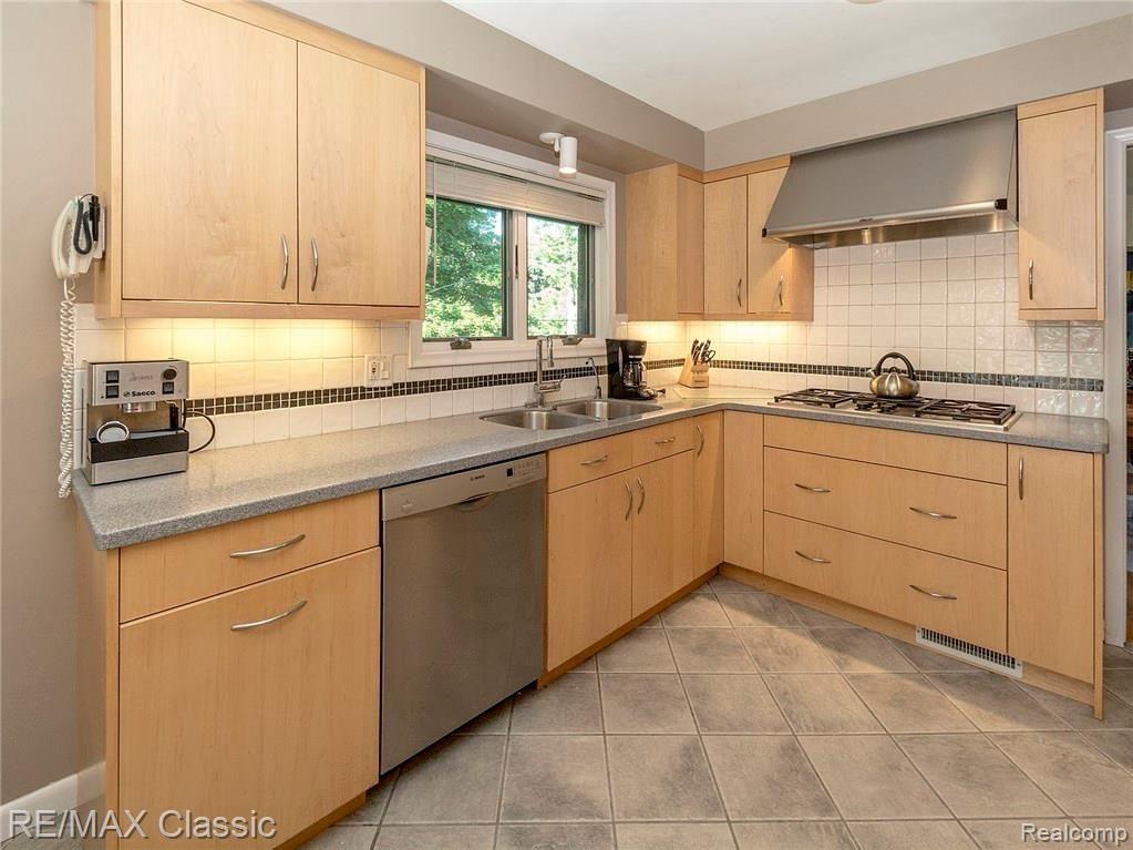 4194 Fieldbrook Road West Bloomfield, MI 48323 - Photo 11 of 43 4194_fieldbrook_int_013.jpg