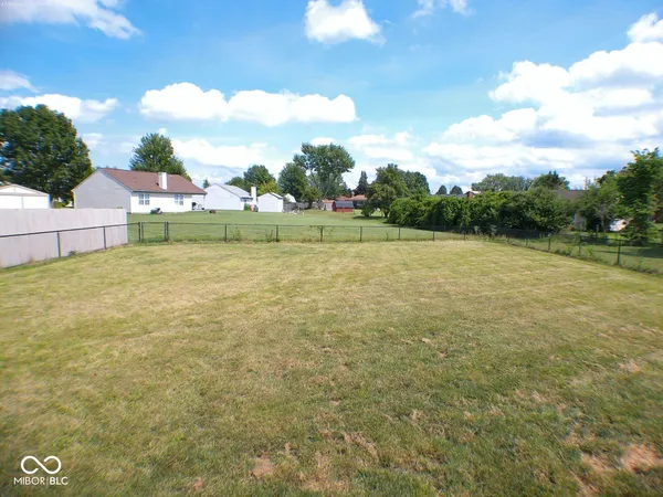 $2,000 | 5633 Wynridge Court, Indianapolis, IN 46235