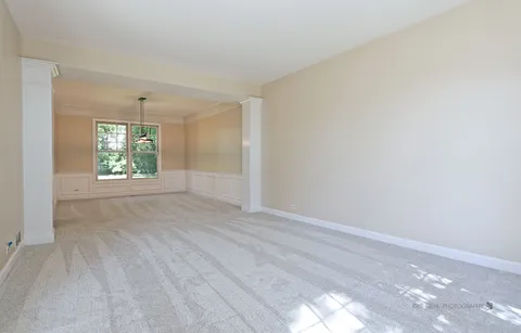 $499,000 | 1096 Chesapeake Boulevard, Grayslake, IL 60030