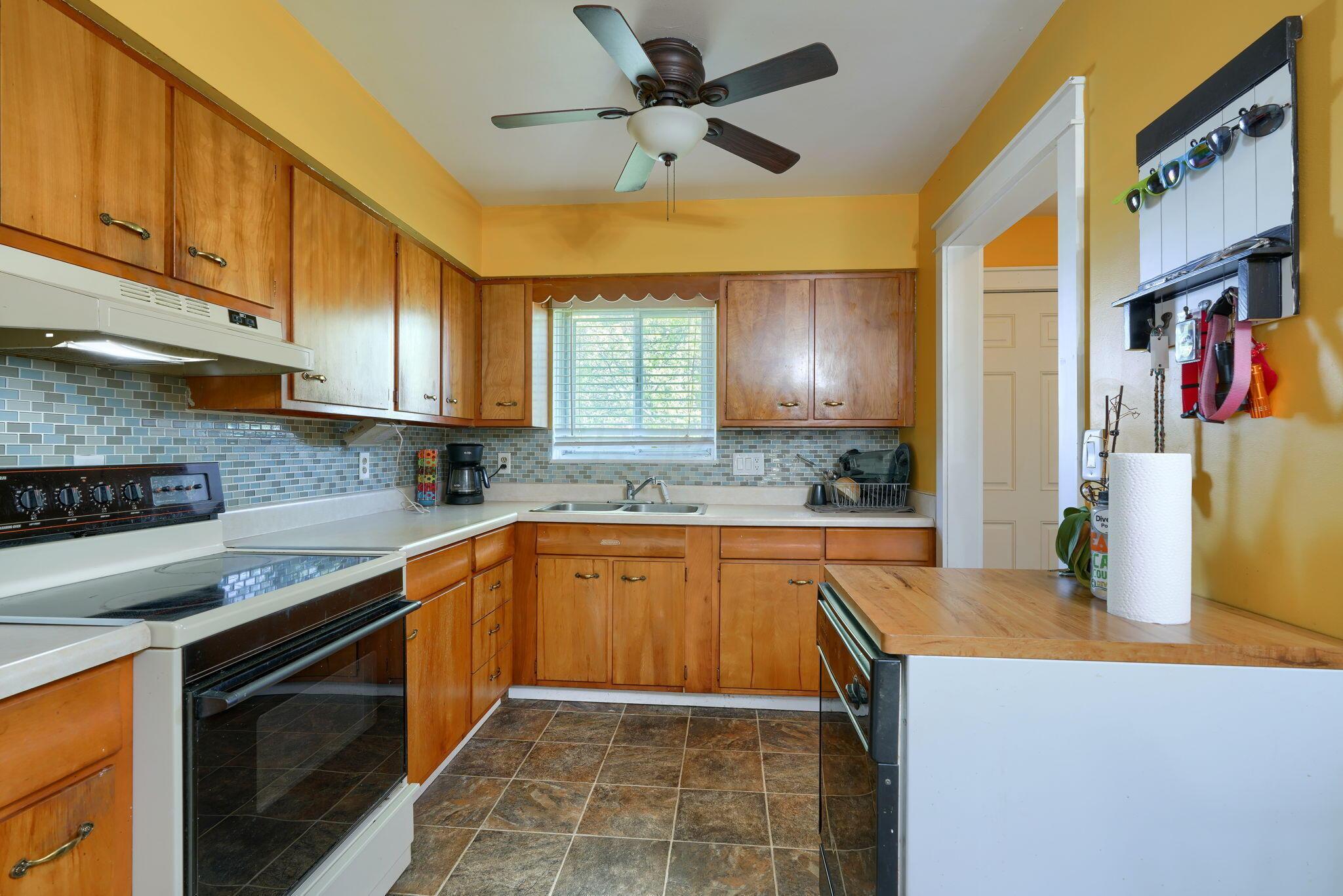 2493 East Howard Road Columbus, OH 43207 - Photo 12 of 39 2493 E Howard Rd (28)