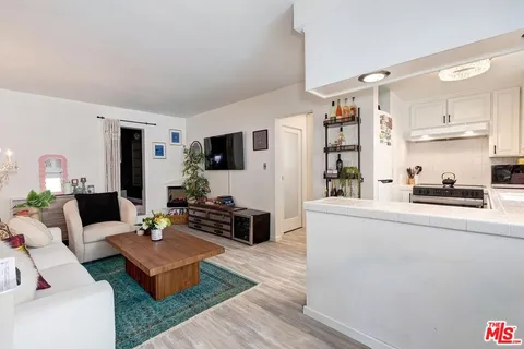 $495,000 | 8155 Manitoba Street, Unit 12, Playa del Rey, CA 90293