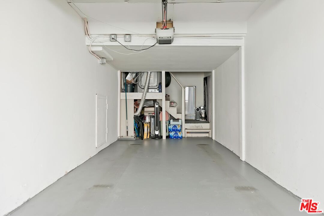 8155 Manitoba Street, Unit 12 Playa del Rey, CA 90293 - Photo 7 of 13