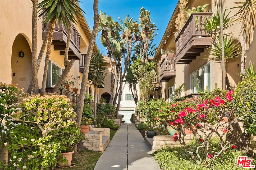 8155 Manitoba Street, Unit 12 Playa del Rey, CA 90293 - Photo 9 of 12