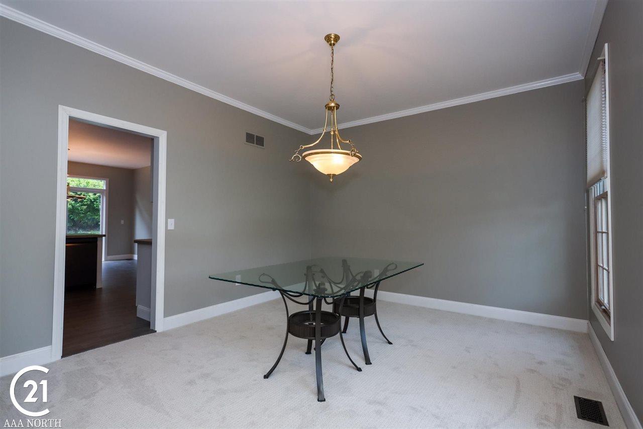 6097 Country Ridge Drive Troy, MI 48098 - Photo 10 of 37 50043706-9.JPG