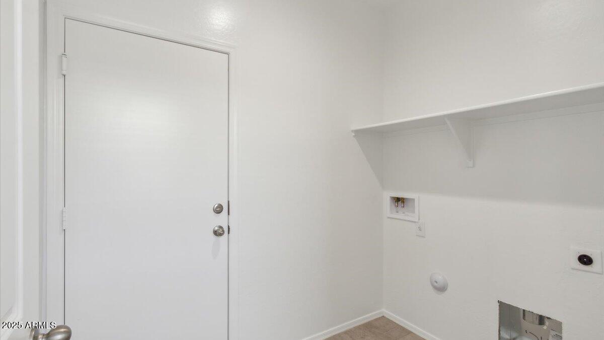 2898 Shepperd Avenue Apache Junction, AZ 85120 - Photo 15 of 16 Caroline laundry room