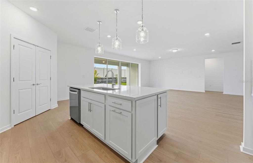 9738 Autumn Rdg Avenue Riverview, FL 33578 - Photo 3 of 33