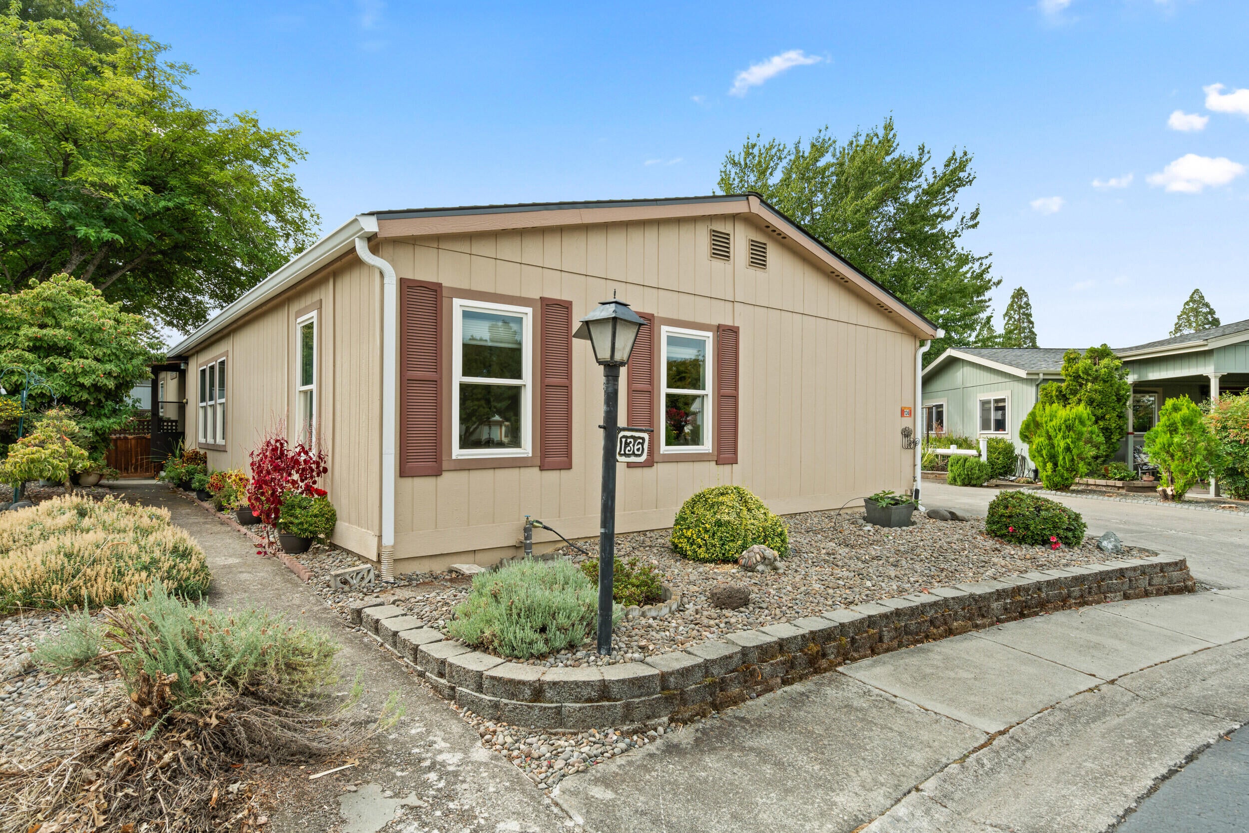 555 Freeman Road, Unit 136 Central Point, OR 97502 - Photo 1 of 40 555 freeman rd, central point-04
