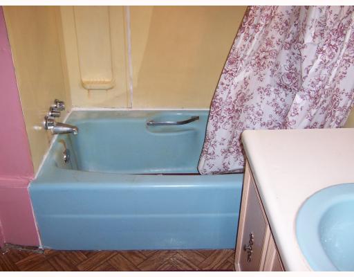 35 Half Moon Road Scenery Hill, PA 15360 - Photo 4 of 8 Master Bath/Spa.