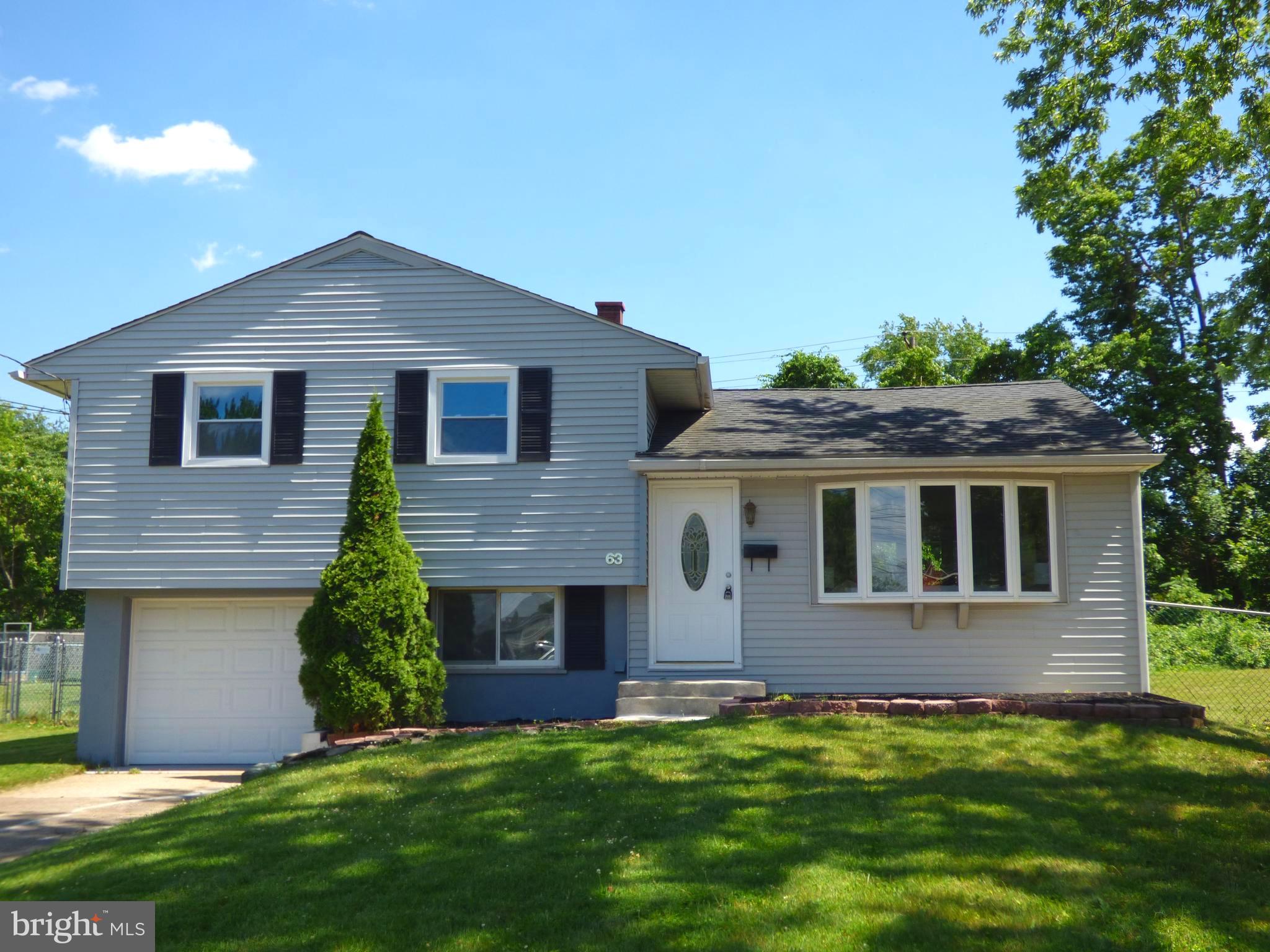 63 Linden Road Burlington, NJ 08016 - Photo 2 of 30