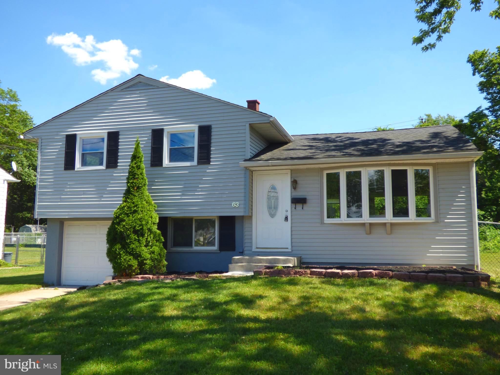 63 Linden Road Burlington, NJ 08016 - Photo 3 of 30