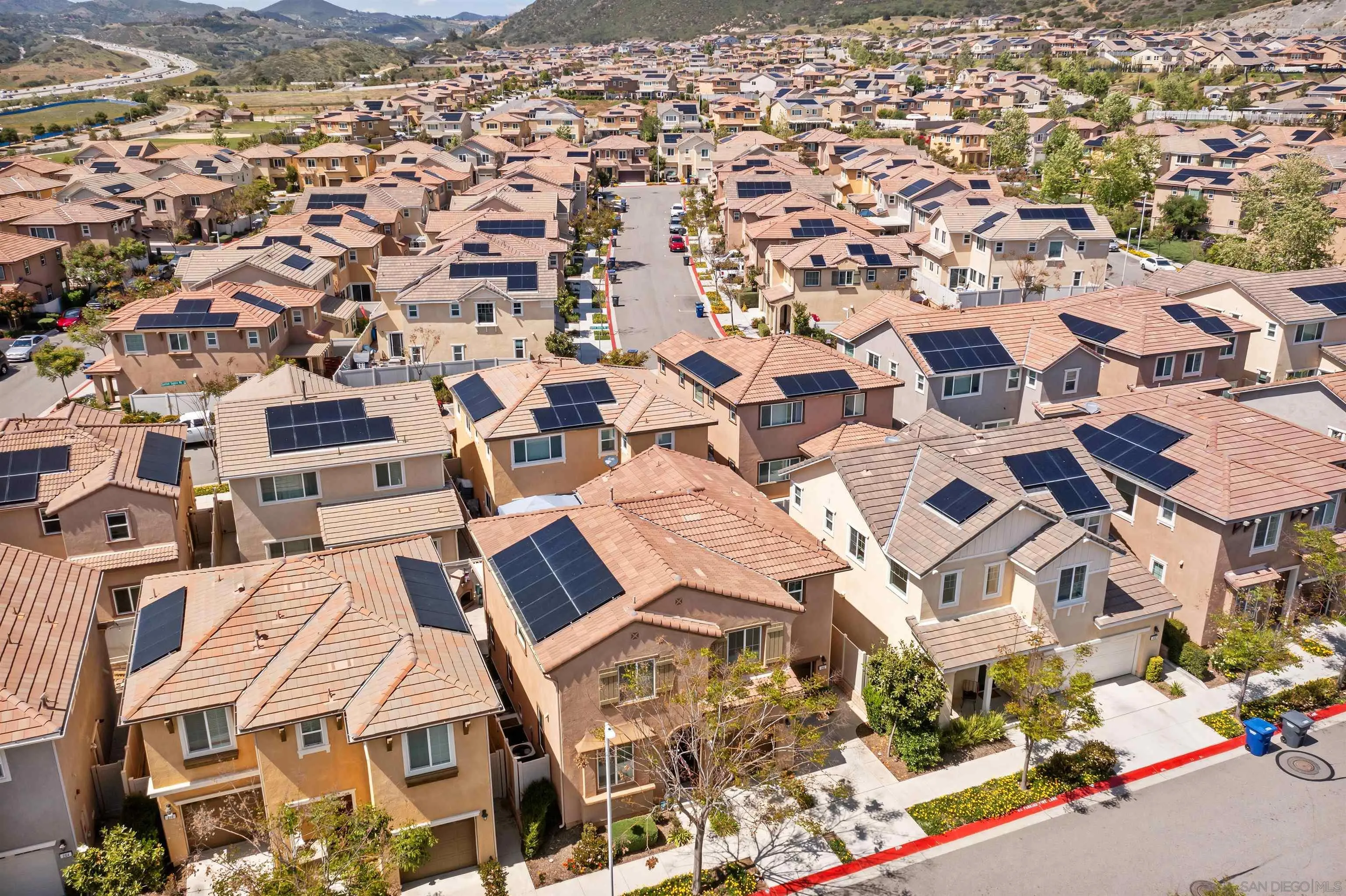 216 Oberlander Way Fallbrook, CA 92028 - Photo 23 of 31 an aerial view of a city