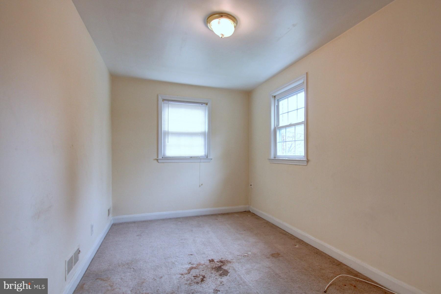 4307 Cedar Garden Road Baltimore, MD 21229 - Photo 17 of 22 Bedroom