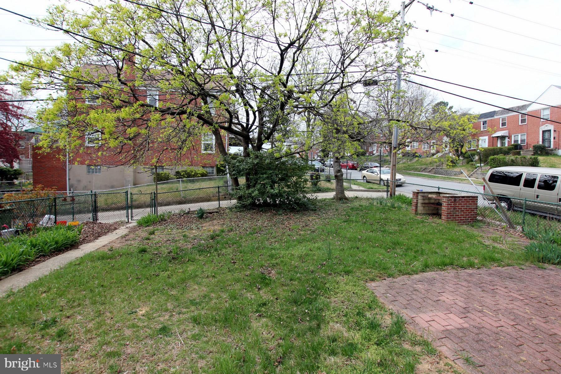 4307 Cedar Garden Road Baltimore, MD 21229 - Photo 22 of 22 Exterior rear
