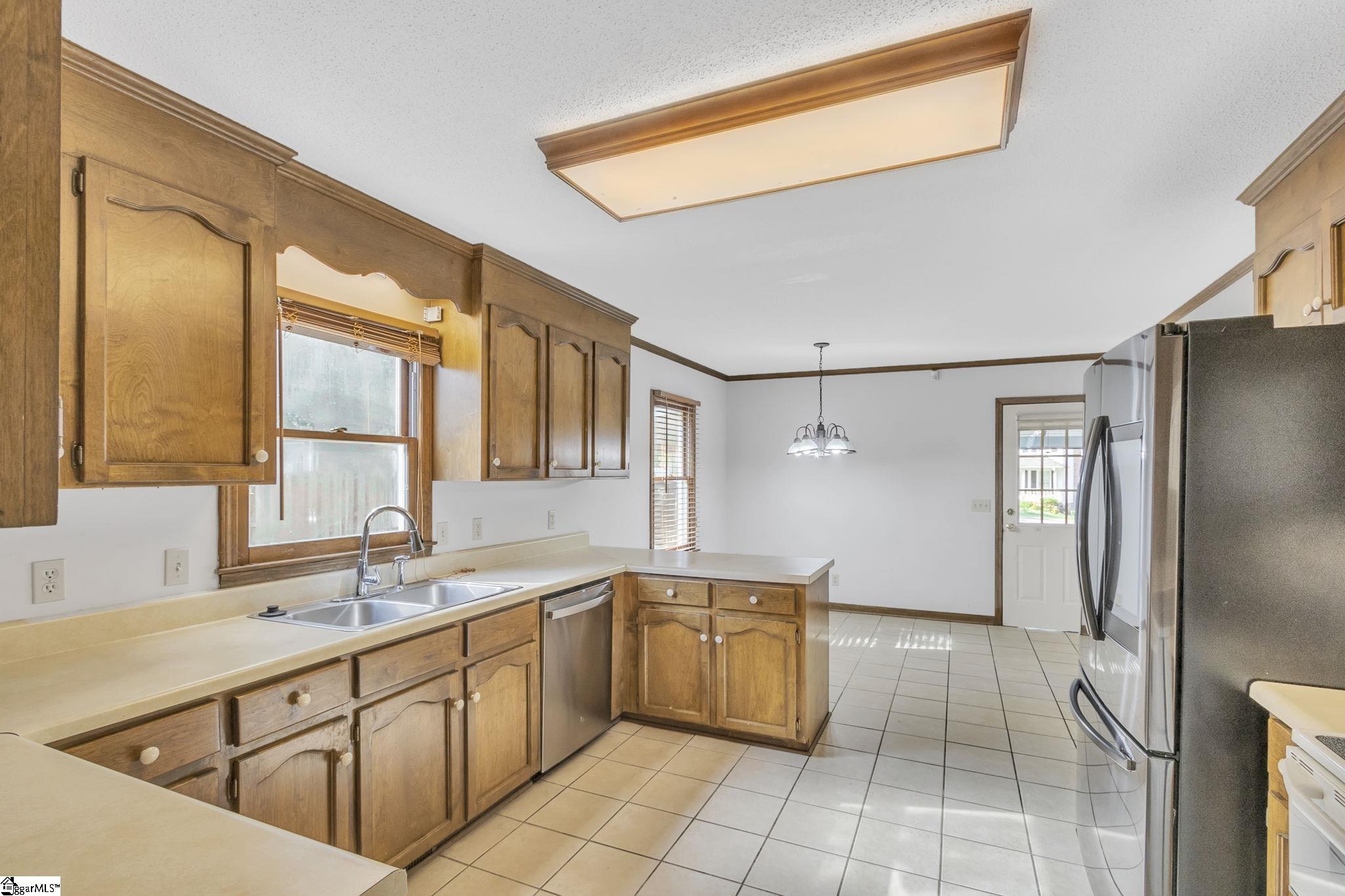 414 Spring Meadow Road Simpsonville, SC 29680 - Photo 8 of 33 Gallery Image 8