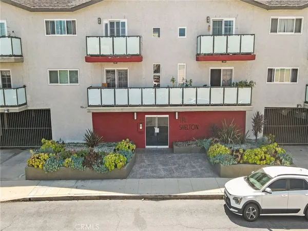 $579,000 | 525 South Shelton Street, Unit 205, Burbank, CA 91506