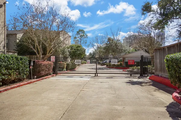 $3,500 | 5711 Sugar Hill Drive, Unit 29, Houston, TX 77057