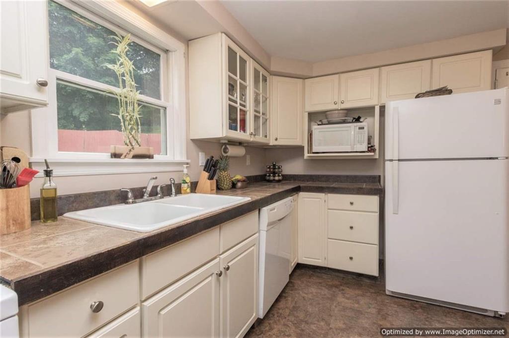25 Woodland Road Ambridge, PA 15003 - Photo 8 of 18 Gallery Image 8