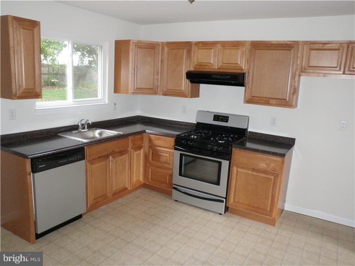1078 Cranford Road Pine Hill, NJ 08021 - Photo 5 of 11 Gallery Image 5