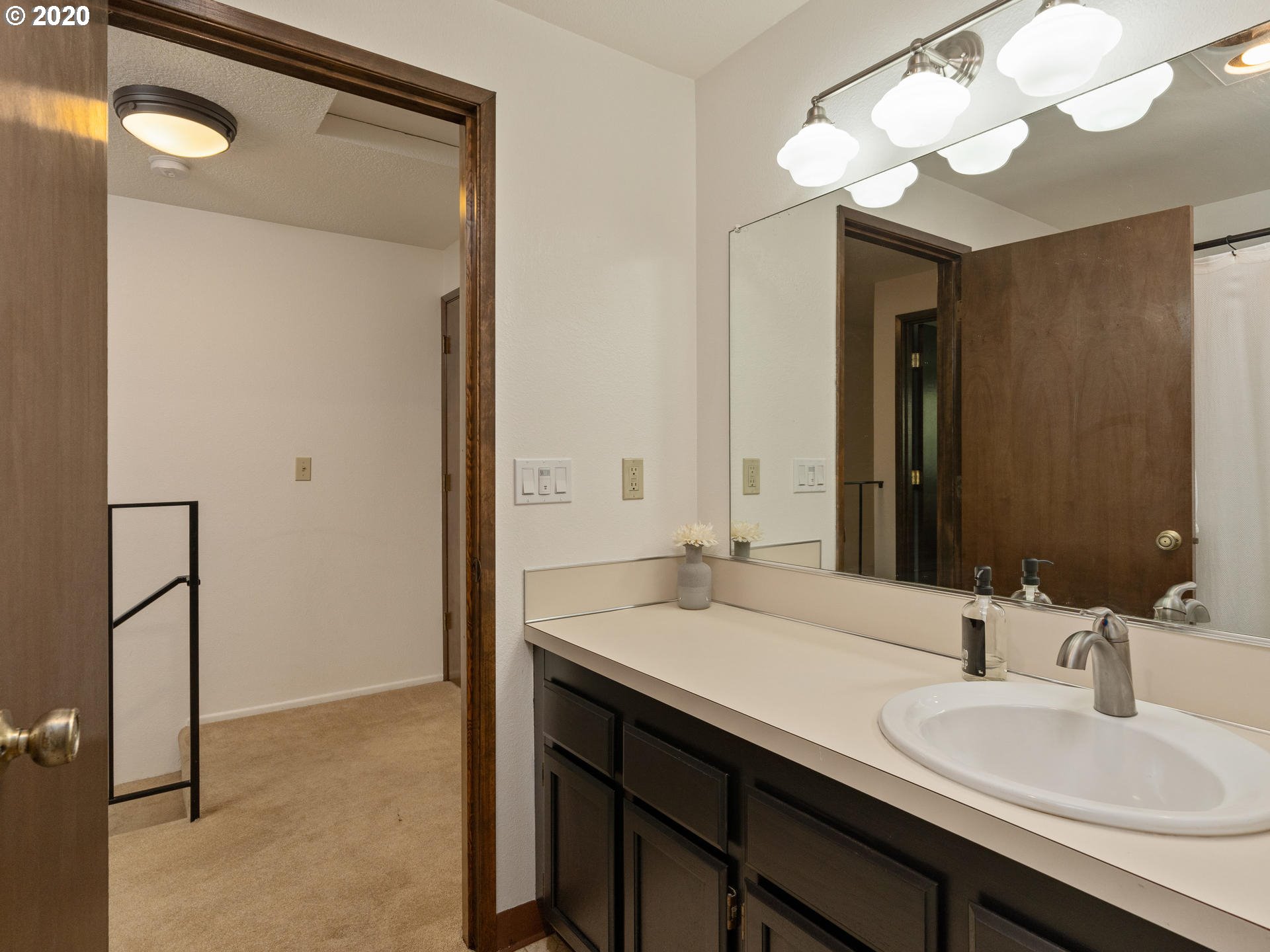 4880 Southwest Scholls Ferry Road, Unit 19 Portland, OR 97225 - Photo 20 of 31 Gallery Image 20