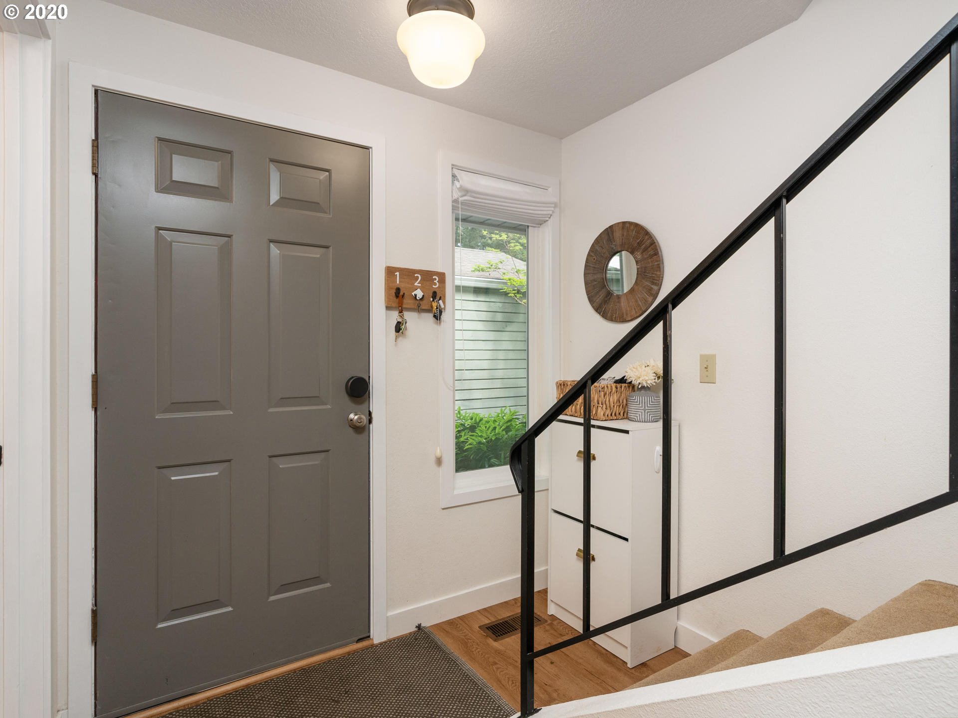 4880 Southwest Scholls Ferry Road, Unit 19 Portland, OR 97225 - Photo 4 of 31 Gallery Image 4