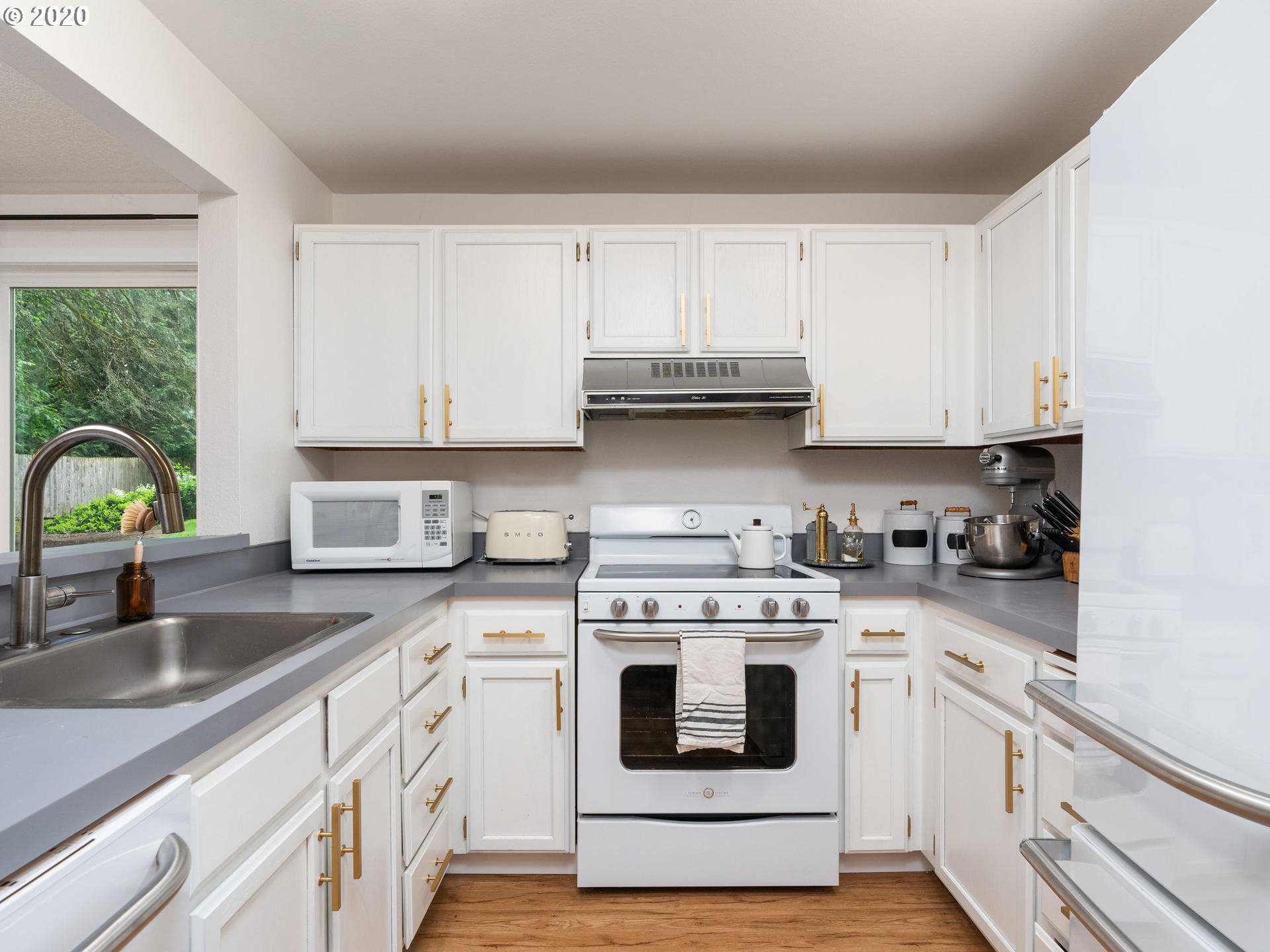 4880 Southwest Scholls Ferry Road, Unit 19 Portland, OR 97225 - Photo 7 of 31 Gallery Image 7