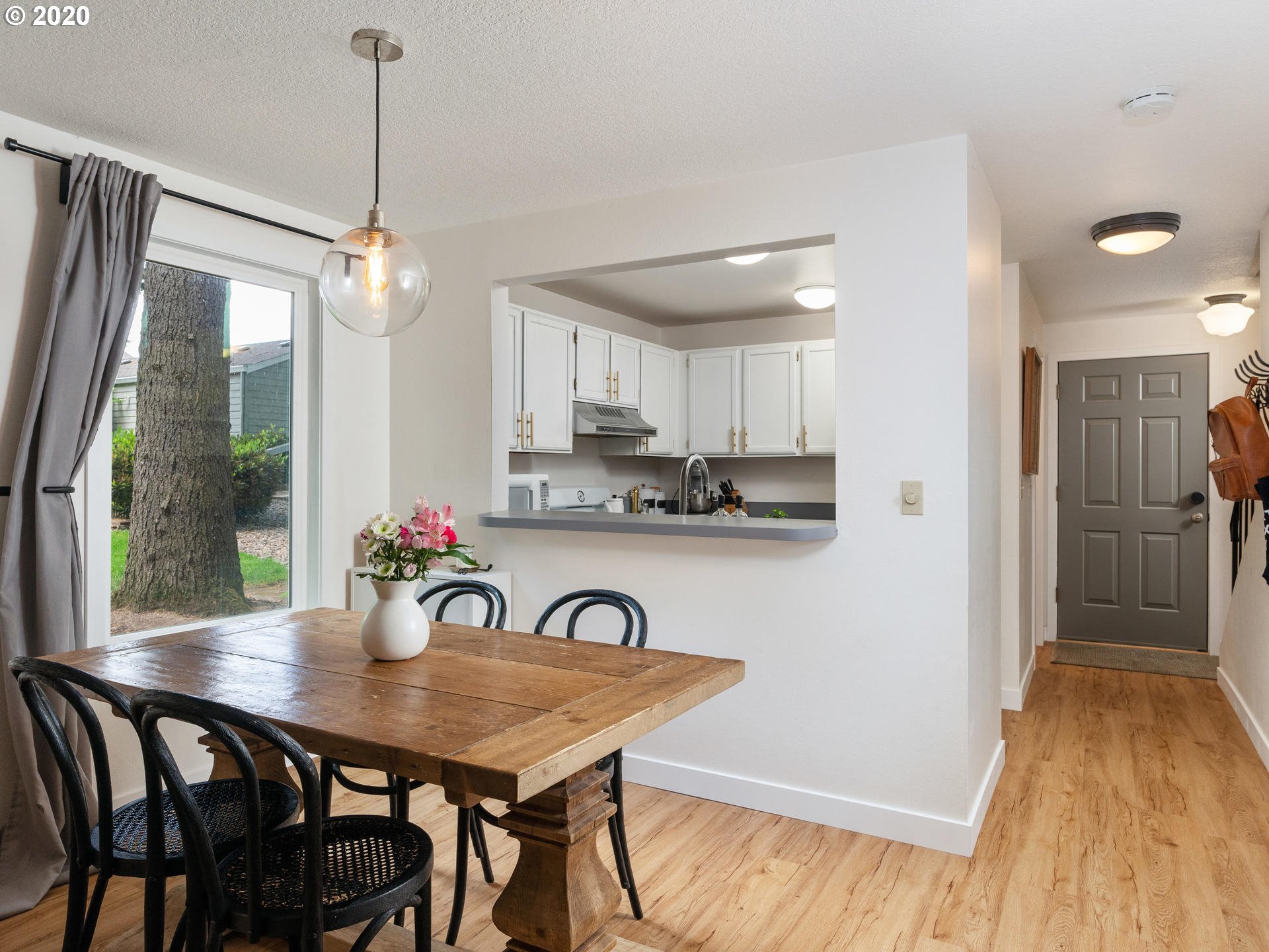4880 Southwest Scholls Ferry Road, Unit 19 Portland, OR 97225 - Photo 9 of 31 Gallery Image 9