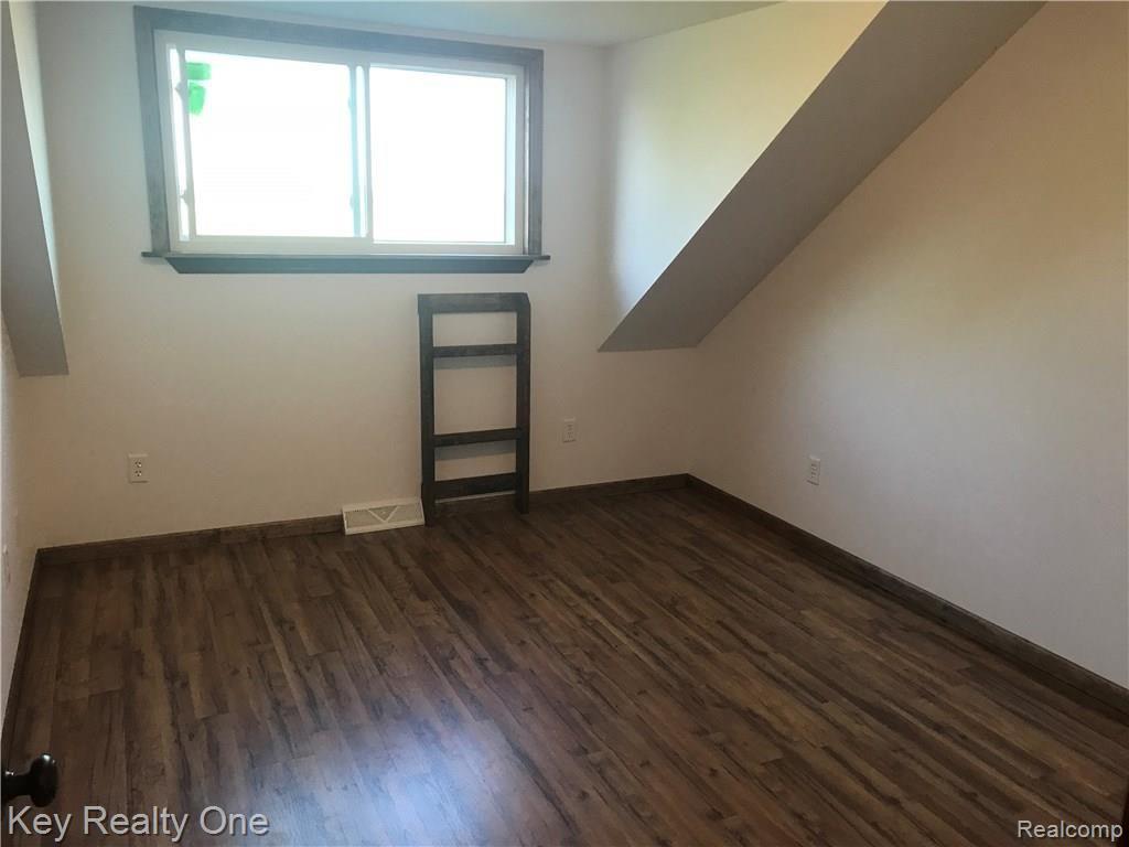 9025 Minx Road Temperance, MI 48182 - Photo 21 of 47 Bedroom 3 (13x12)