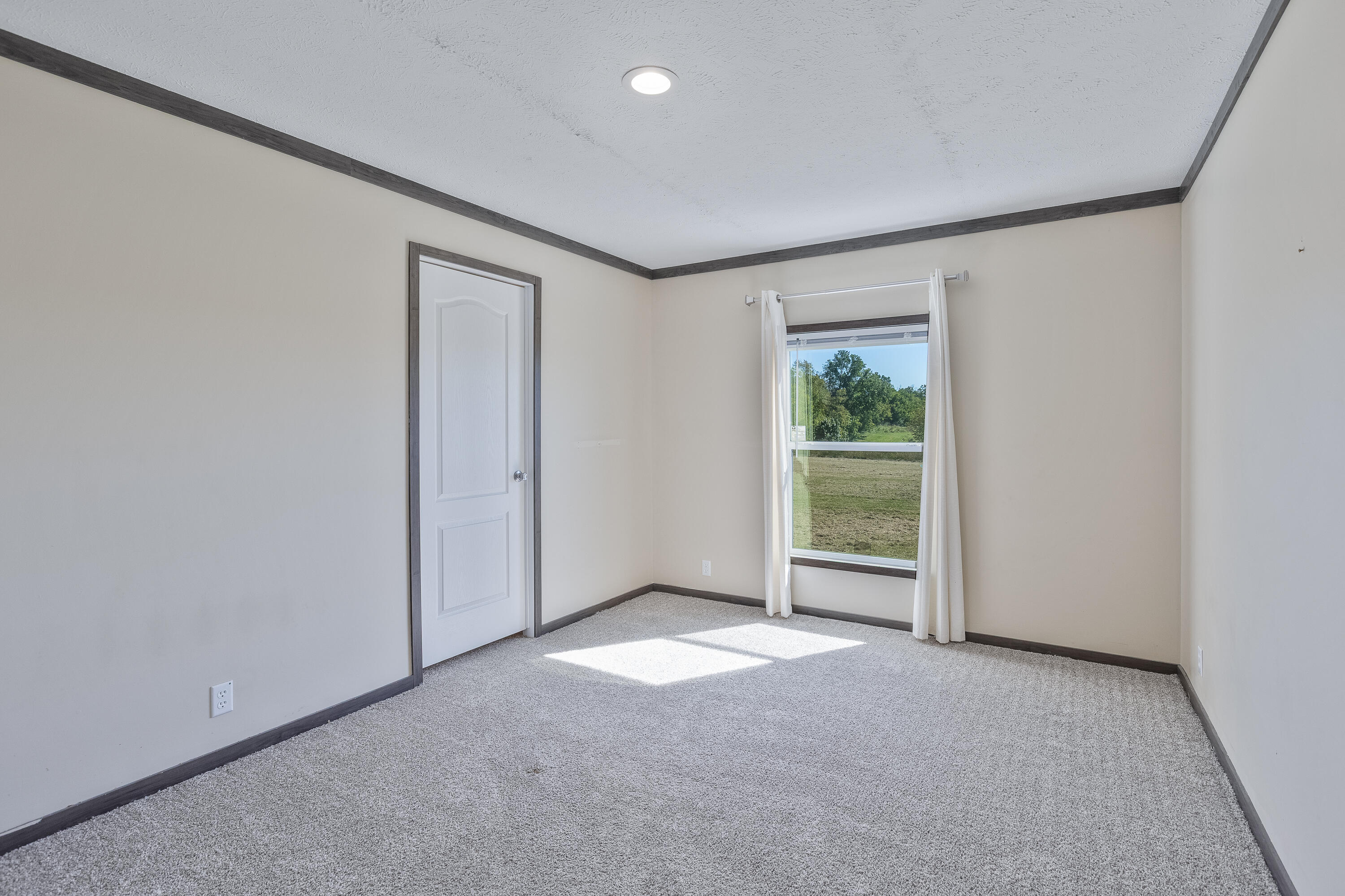 1735 Richmond Road Lancaster, KY 40444 - Photo 27 of 49 Bedroom 2