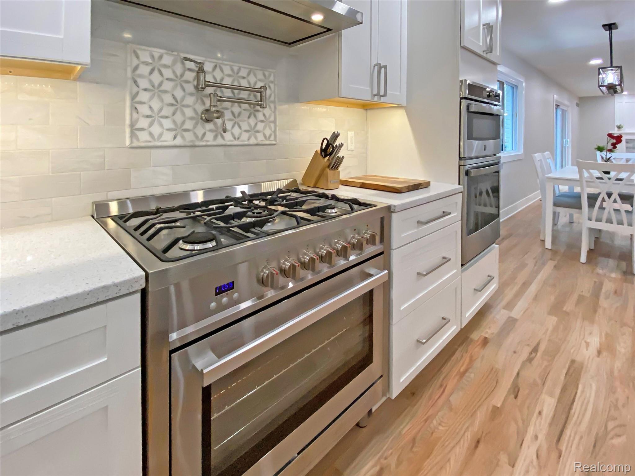 821 Canterbury Road Grosse Pointe, MI 48236 - Photo 22 of 83 IMG_7990.jpg