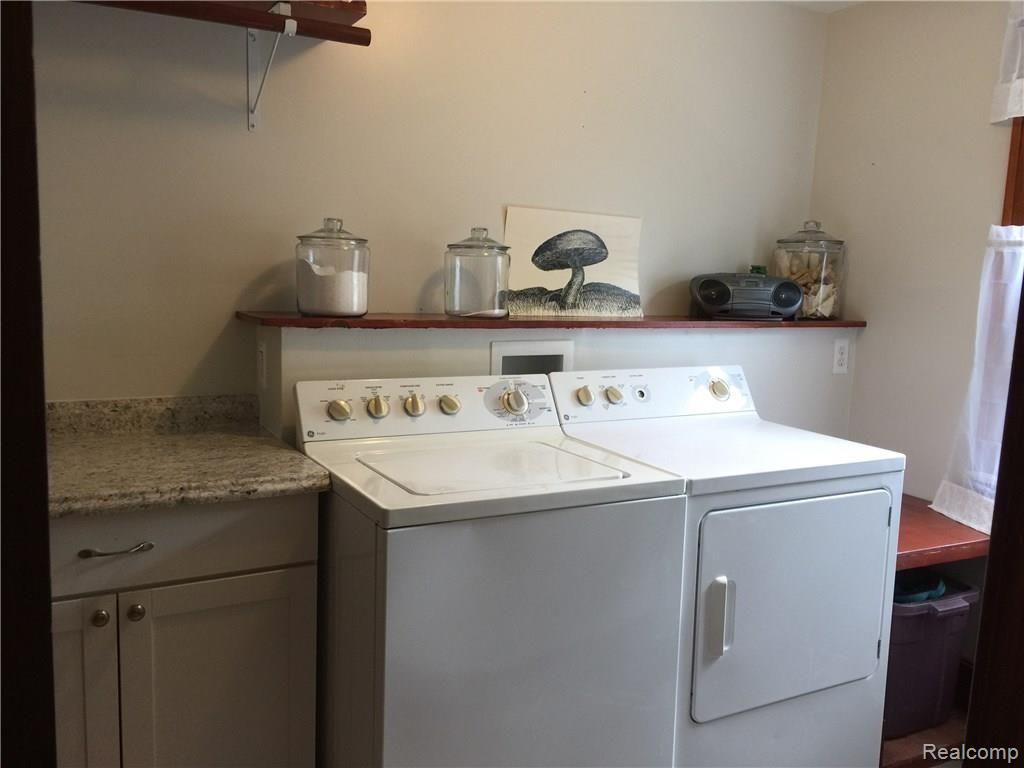 38495 South Huron Road New Boston, MI 48164 - Photo 19 of 27 Laundry Rm.JPG