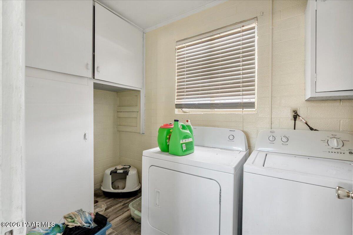 46812 8th Street Ash Fork, AZ 86320 - Photo 8 of 26 a utility room with dryer and washer