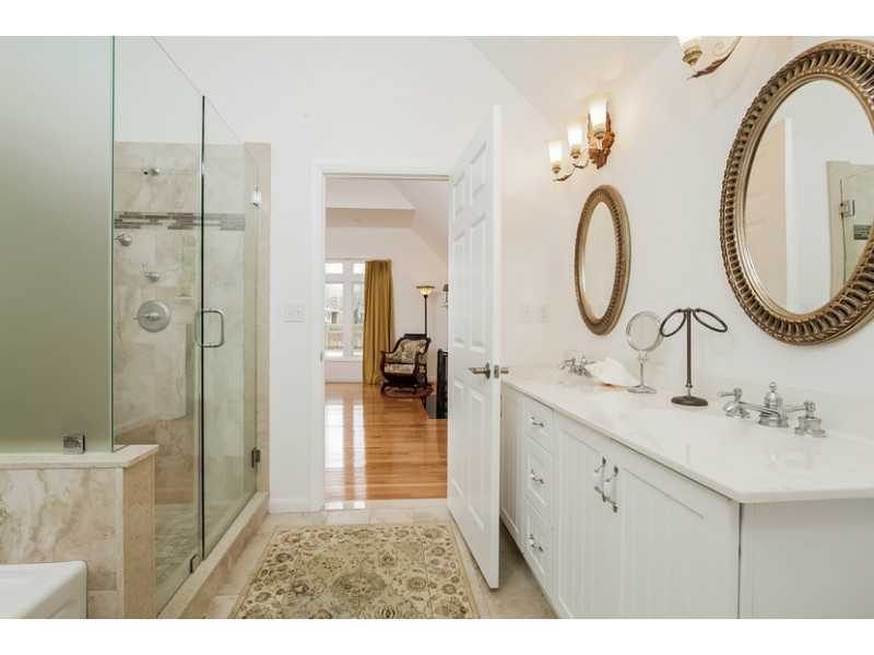 105 Angell Road Narragansett, RI 02882 - Photo 13 of 17 Master Bath/Spa.