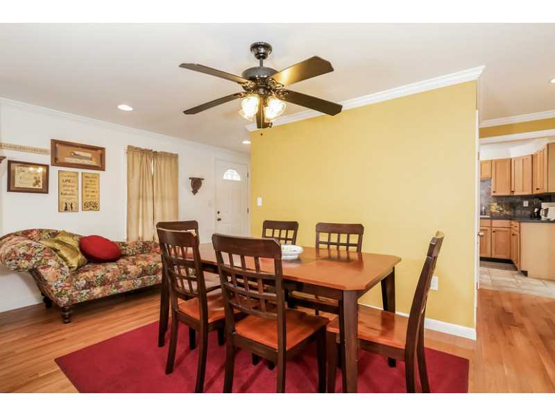 105 Angell Road Narragansett, RI 02882 - Photo 4 of 17 Dining Area.