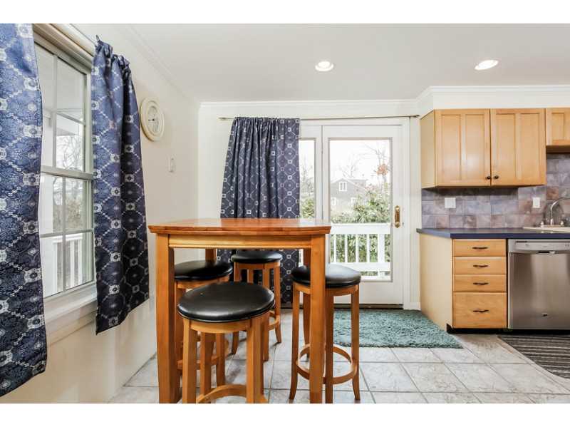 105 Angell Road Narragansett, RI 02882 - Photo 8 of 17 Dining Area.