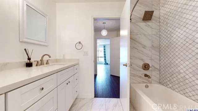 $3,190 | 444 Piedmont Avenue, Unit 219A, Glendale, CA 91206