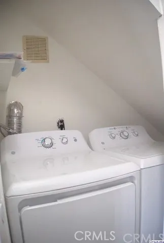 $3,190 | 444 Piedmont Avenue, Unit 219A, Glendale, CA 91206