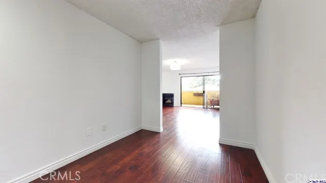 $3,190 | 444 Piedmont Avenue, Unit 219A, Glendale, CA 91206