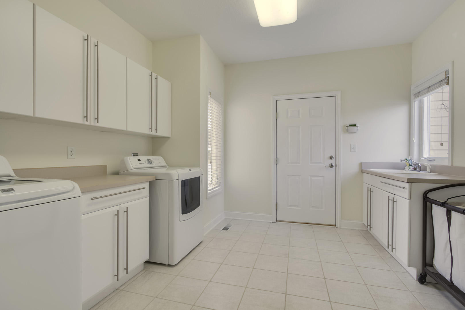 225 Sequoyah Road Loudon, TN 37774 - Photo 14 of 36 14_225 Sequoyah Road_Laundry