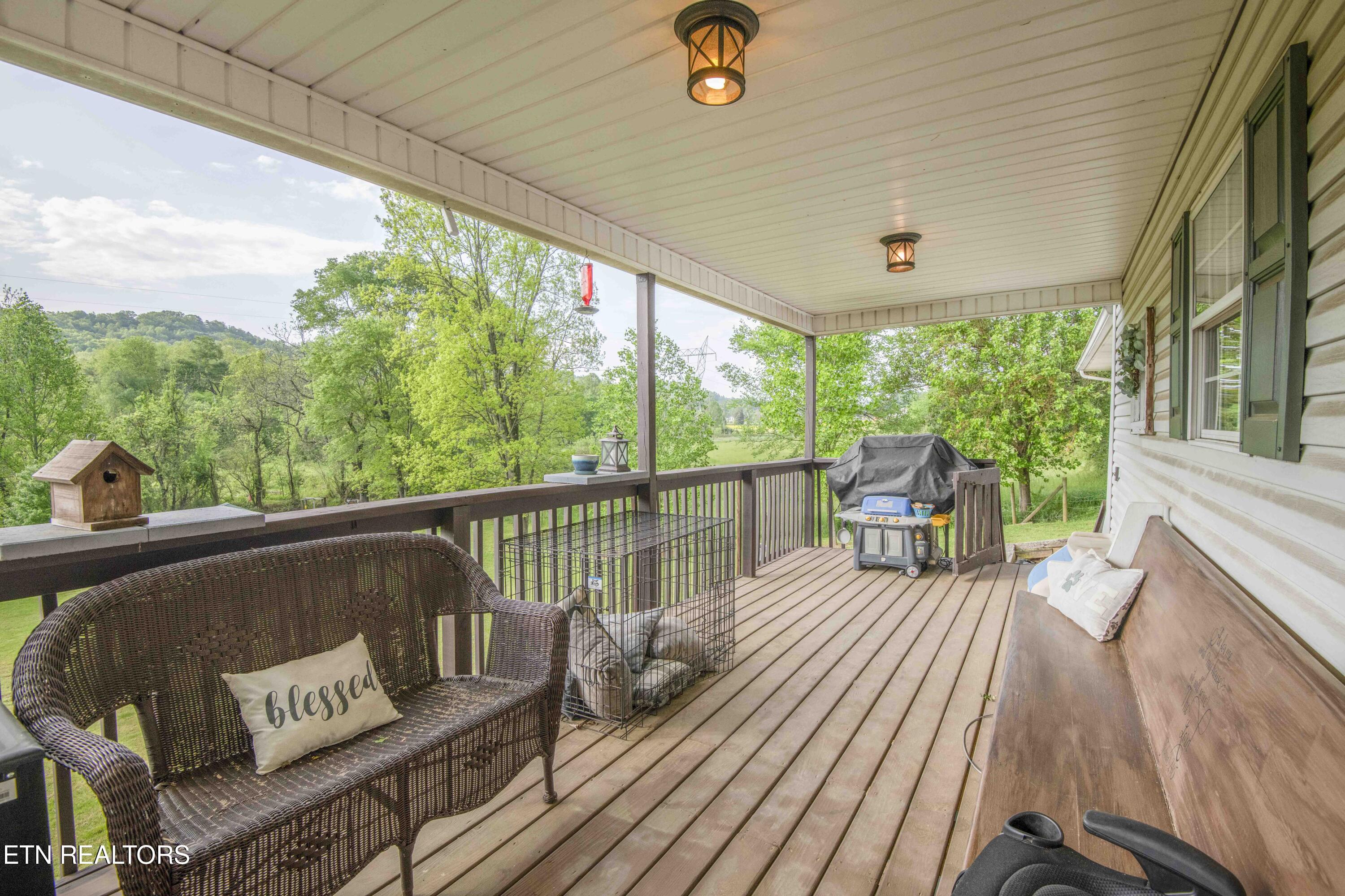 469 Old Dutch Valley Road Clinton, TN 37716 - Photo 34 of 47 deck_1