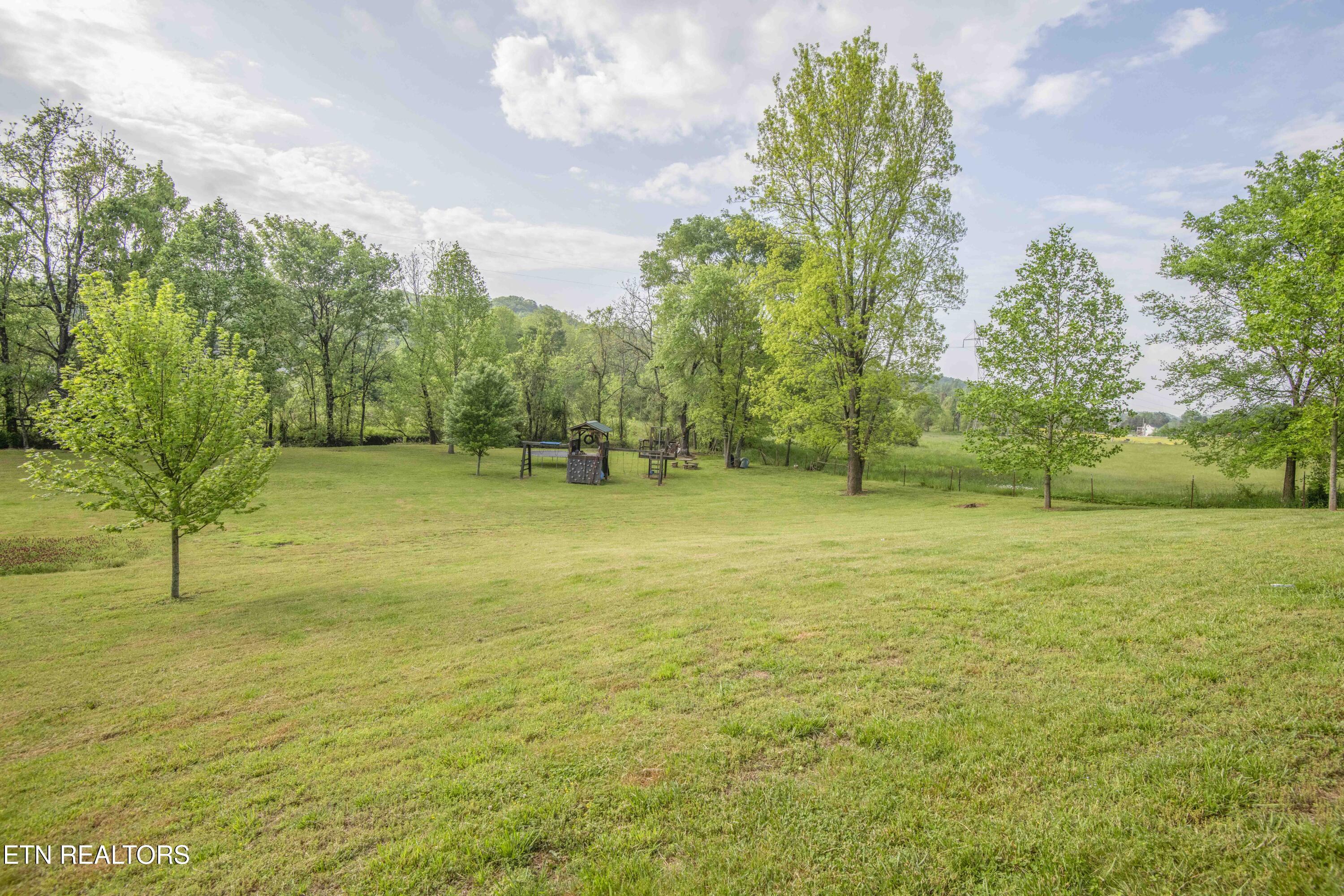 469 Old Dutch Valley Road Clinton, TN 37716 - Photo 47 of 47 rd 7_1