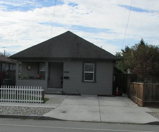 $611,000 | 827 Central Avenue, Hollister, CA 95023